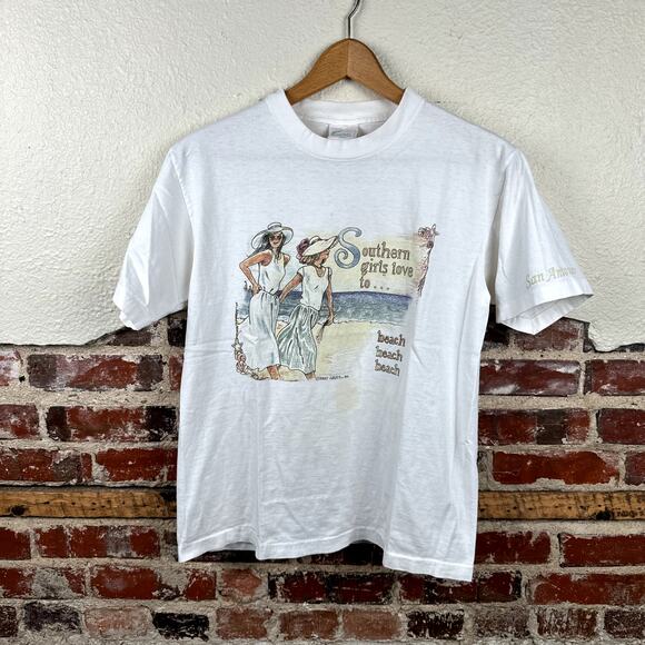 Vintage Grits Shirt Size Medium White Single Stitch Southern Girls Love To Beach - Picture 1 of 11